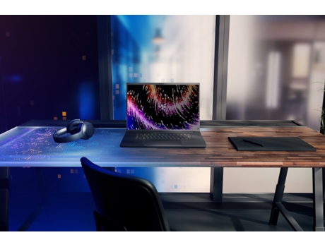 Portátil RAZER 75212 (18 '' - Intel® Core™ i9 i9-13950HX - RAM: 32 GB - 1000 GB SSD - NVIDIA GeForce RTX 4080)