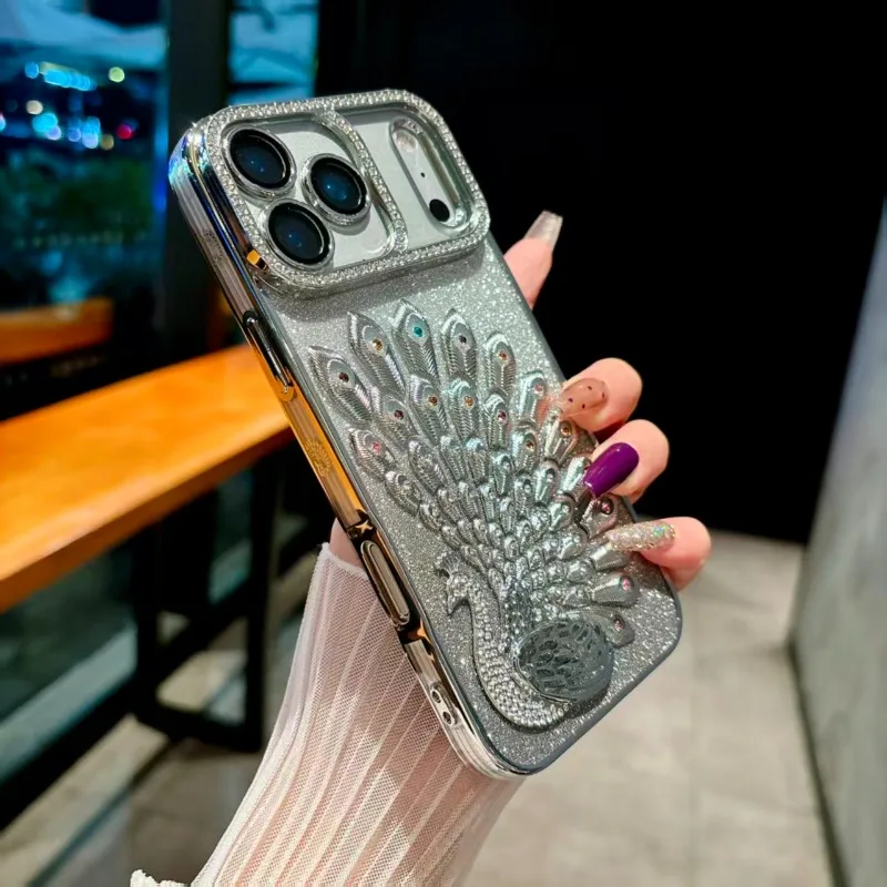 (iphone 16 Pro Plata) Marco Chapado En Oro Con Pegatinas De Lentejuelas Y Anillo De Lente De Diamantes De Imitación.
