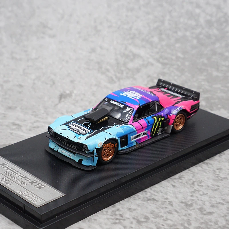 Coches de juguete y maquetas a escala 1:64, fabricados en metal fundido a presión.