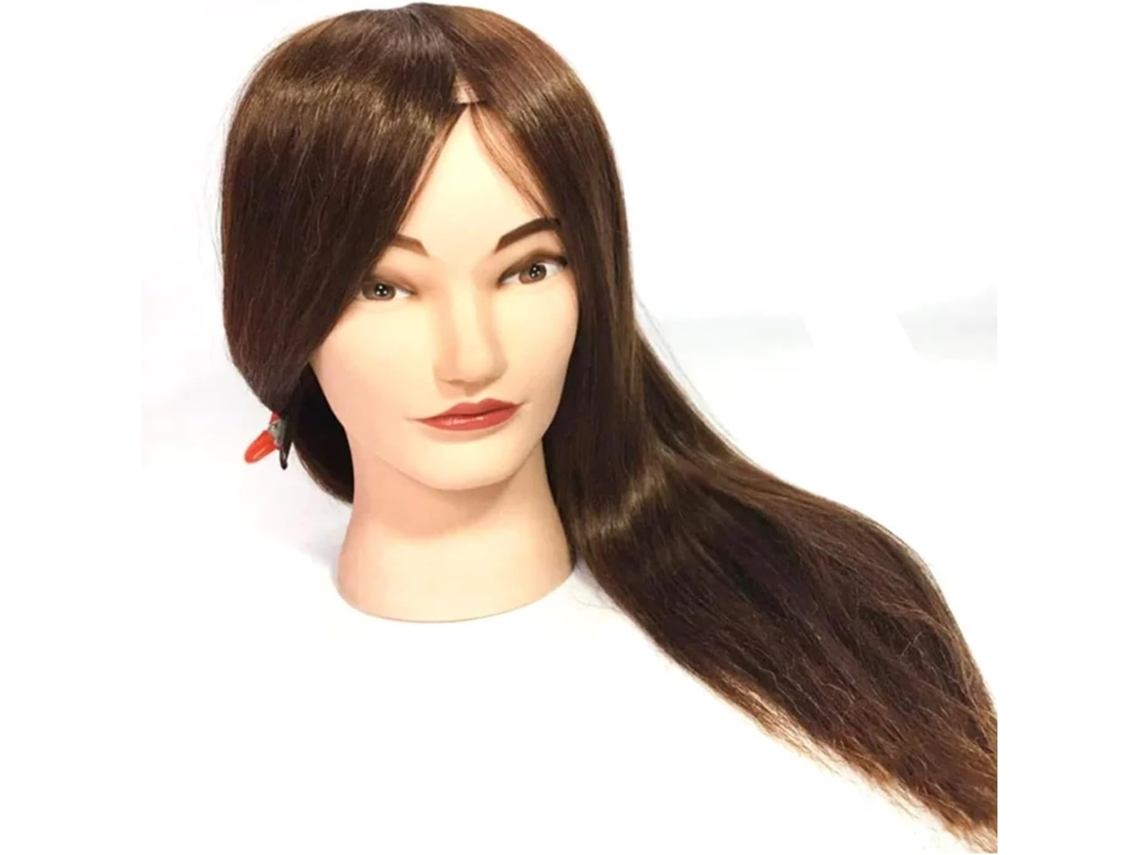 Peluquera Especializada En Peinados Con Efecto Muñeca, Experta En Tintes Y Extensiones De Cabello, Y Aprendiz De Corte De Cabello.