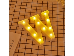 Letra LED W Iluminada con Luz Blanca Cálida, Altura 22cm, Funcionamiento a Pilas 2*AA