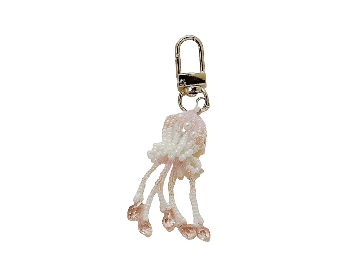 Elegante adorno de borla para teléfono hecho a mano con diseños de medusas, un detalle versátil para adultos, artículos personalizados de Rosewell.
