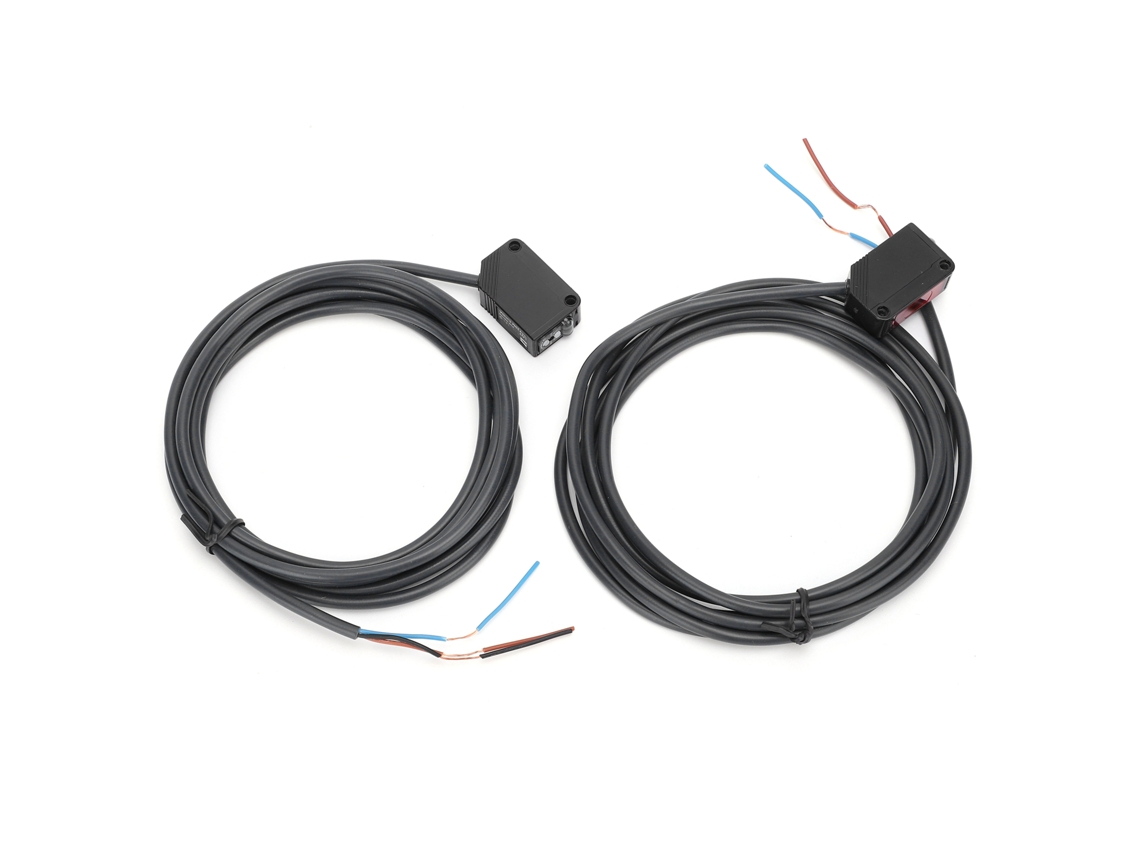 Sensor Fotoeléctrico Infrarrojo Berm E3zt81, De Haz Pasante, Cuadrado, 12-24 V Cc Pnp, 15 M