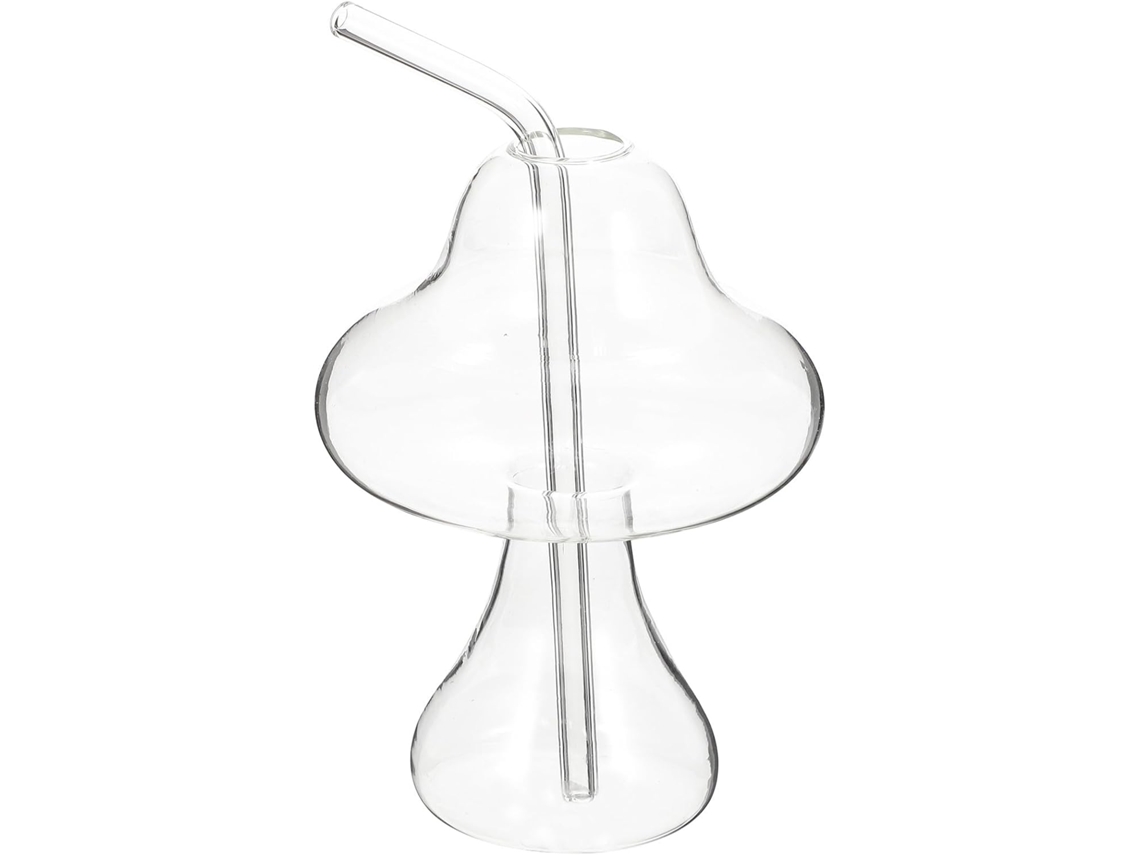 Juego de vasos de vidrio con forma de hongo, diseño sencillo y cómodo. El juego contiene 1 unidad.