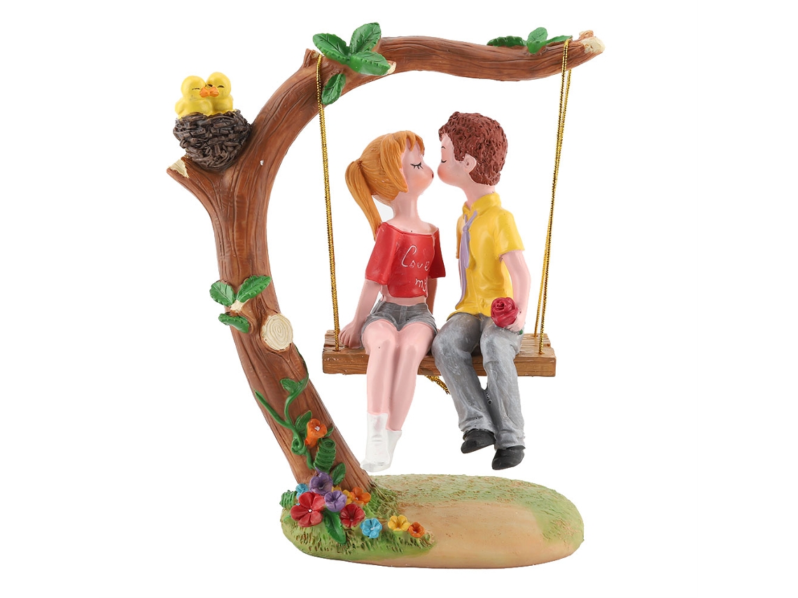 Figuritas de resina para parejas, ideales para decoración de mesas y regalos de boda.