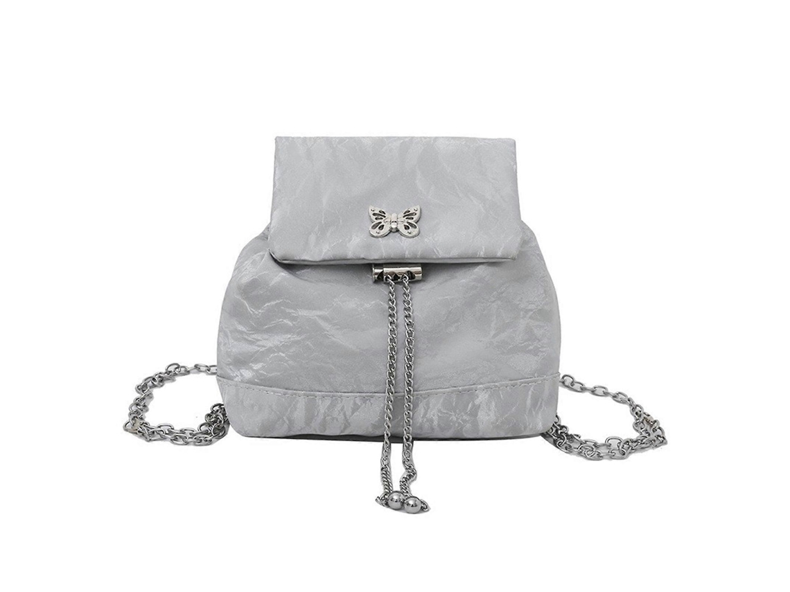 Mochila elegante de color liso con detalle de cadena, confeccionada en piel sintética, ideal para viajes, escuela y compras. Color plata.