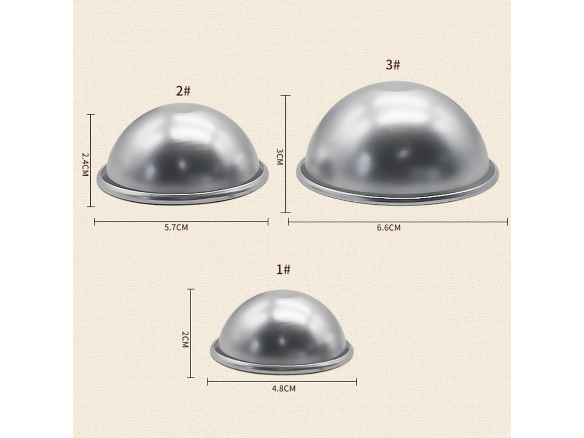Moldes pequeños de aluminio gris para hornear budines y pasteles con forma semicircular