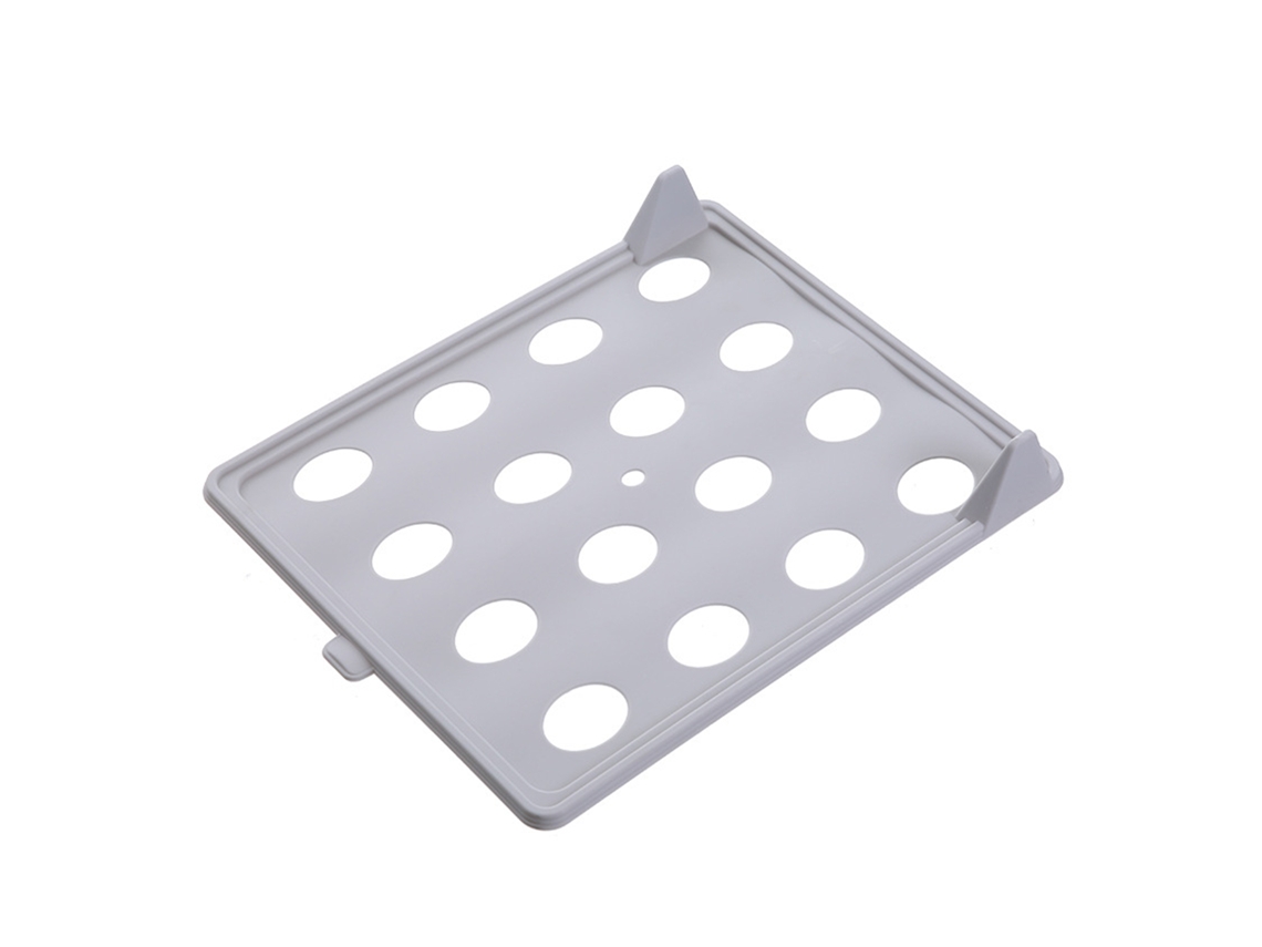 Bandeja organizadora gris para doblar camisetas y fijar a estantes.