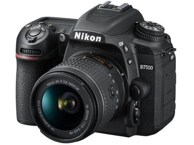 Kit Cámara Réflex NIKON D7500 AF-P 18-55mm F3.5-5.6G VR