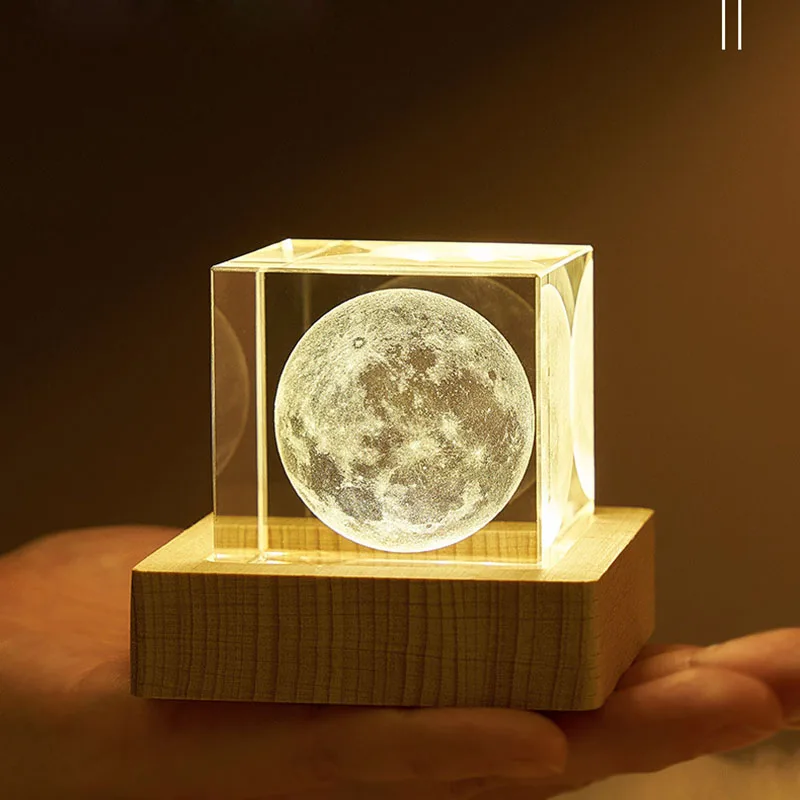 (6 Cm Con Base Iluminada) Adorno De Cubo De Cristal Con Grabado Láser 3d En Forma De Luna.