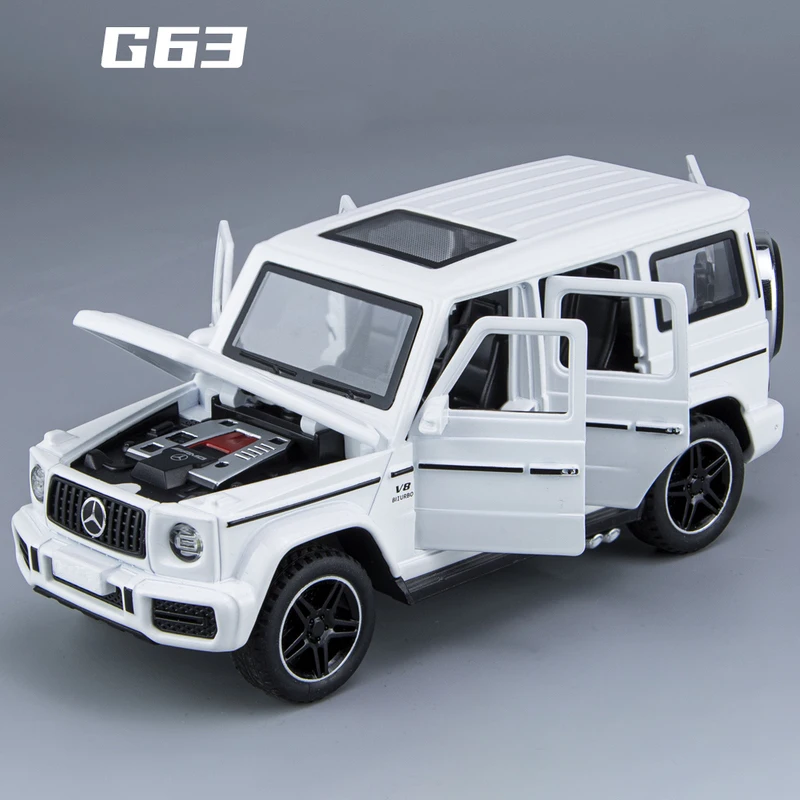 Coche miniatura de aleación metálica (blanco) a escala 1:32 con efectos de sonido y luz.
