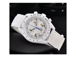 Reloj Cronógrafo De Cuarzo Redondo De Tres Esferas Con Funciones Completas Para Hombre, Con Diseño De Snoopy En Color Blanco.