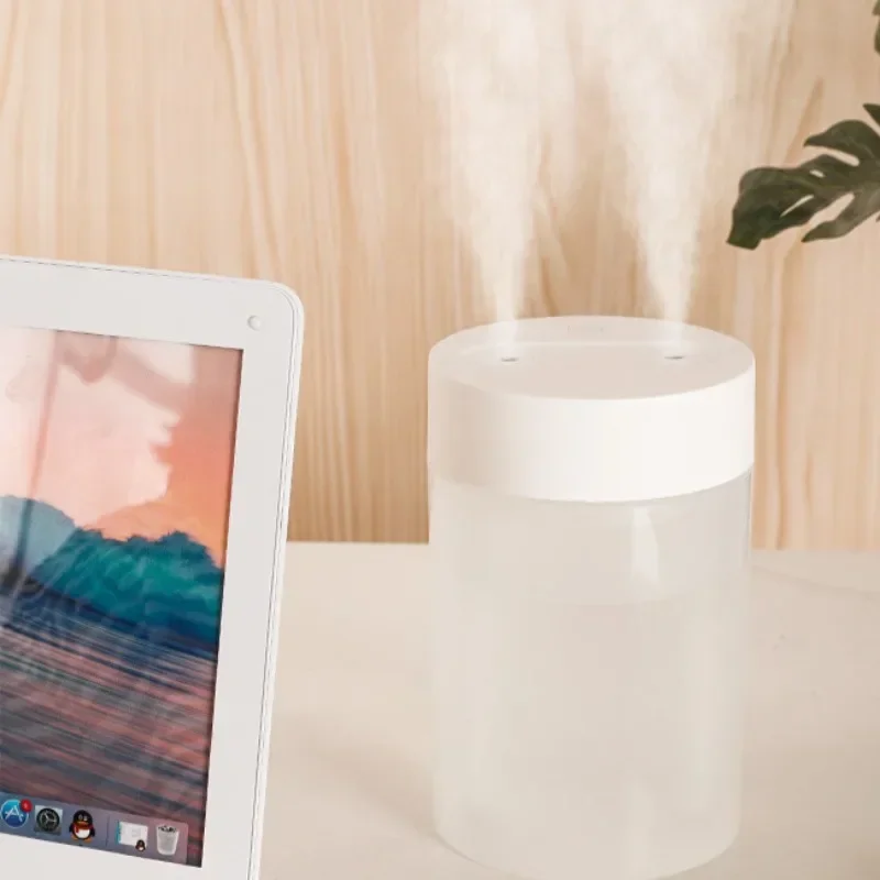 Humidificador de aire de 1600 ml con doble pulverización, alimentación por USB, diseño silencioso y luz nocturna. Mdug (blanco)