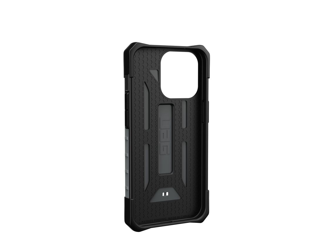 Funda para iPhone 13/13 Pro URBAN ARMOR GEAR Plateado