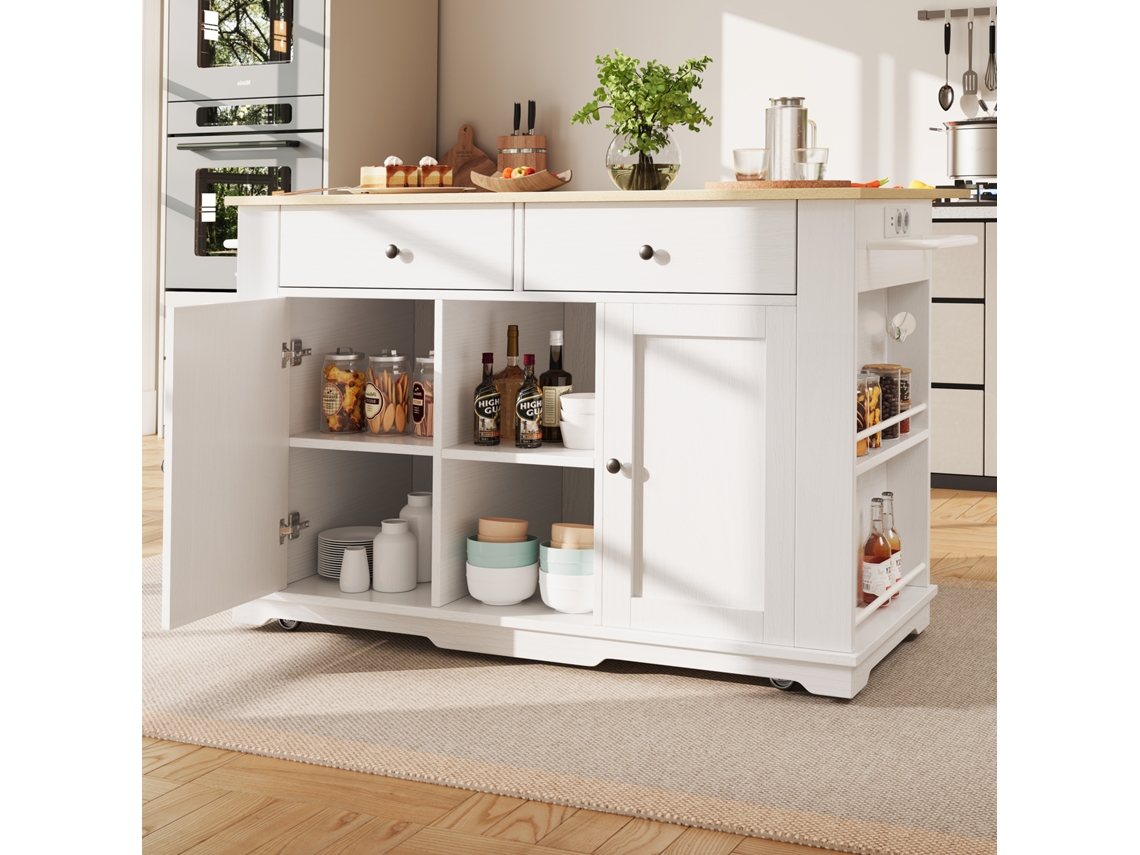 Isla de cocina con enchufes y encimera de madera blanca.