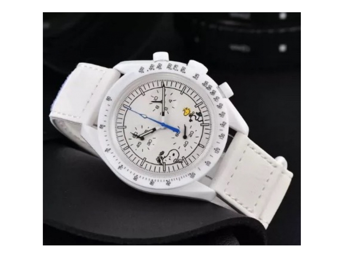 Reloj Cronógrafo De Cuarzo Redondo De Tres Esferas Con Funciones Completas Para Hombre, Con Diseño De Snoopy En Color Blanco.