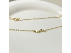 Collar De Plata De Ley 925 (dorado), Con Una Hilera De Colgantes De Diamantes En Forma De Corazón: Sencillo Pero Elegante.