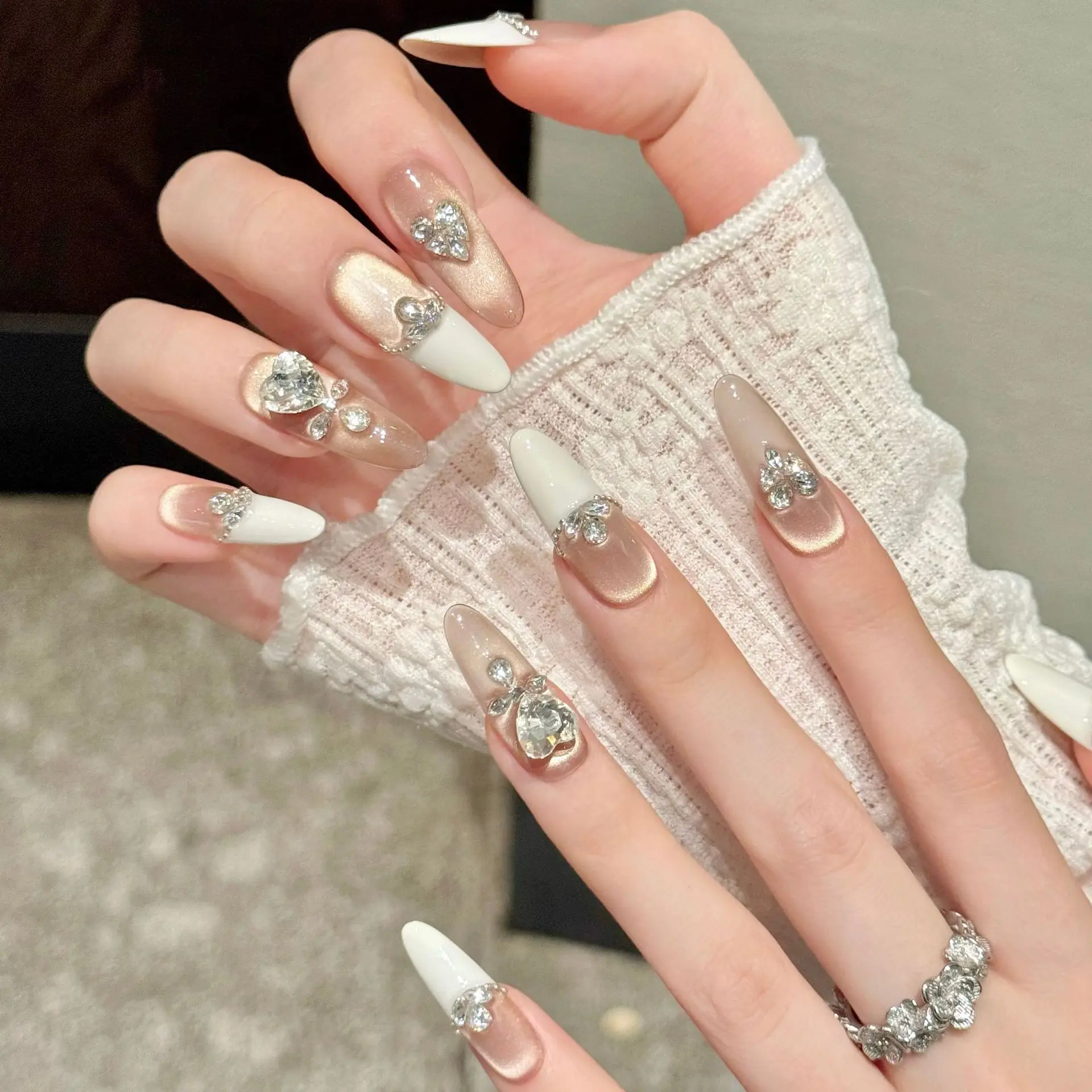 (3094-s) Juego De 10 Piezas De Uñas Artificiales Hechas A Mano Con Diseño De Presión.