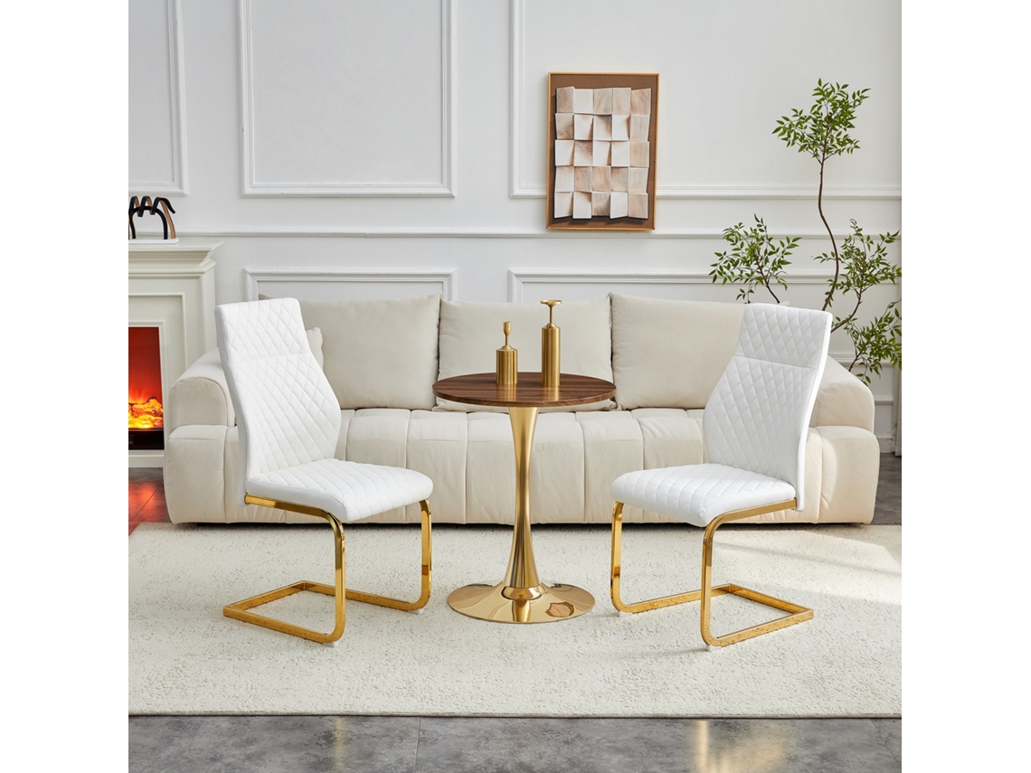 Conjunto De Mesa De Madera De Nogal (60 Cm) Con Patas Doradas Y 2 Sillas Blancas Con Estampado De Rombos.