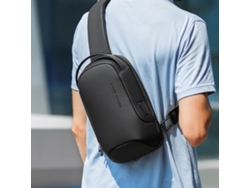 Mochila unisex Mark Ryden con puerto USB y almacenamiento impermeable para exteriores.