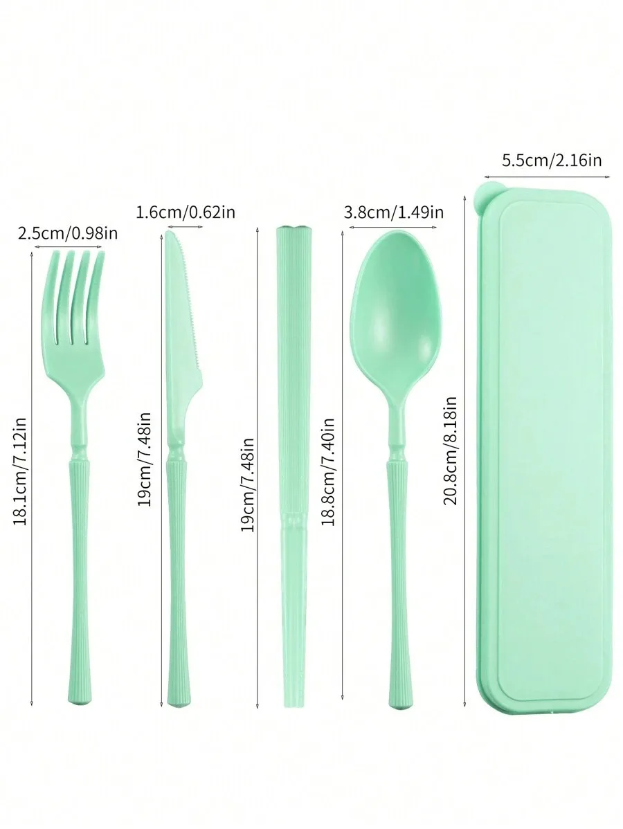 (1 Verde Claro) Un Juego De Cubiertos De Plástico Que Incluye Un Cuchillo, Un Tenedor, Una Cuchara Y Palillos.