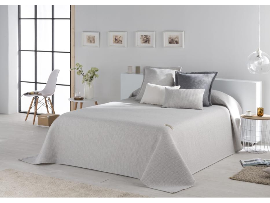 Colcha NAF NAF Brenne (Gris Claro - 180 x 270 cm - 50% Algodón 50% Poliester)