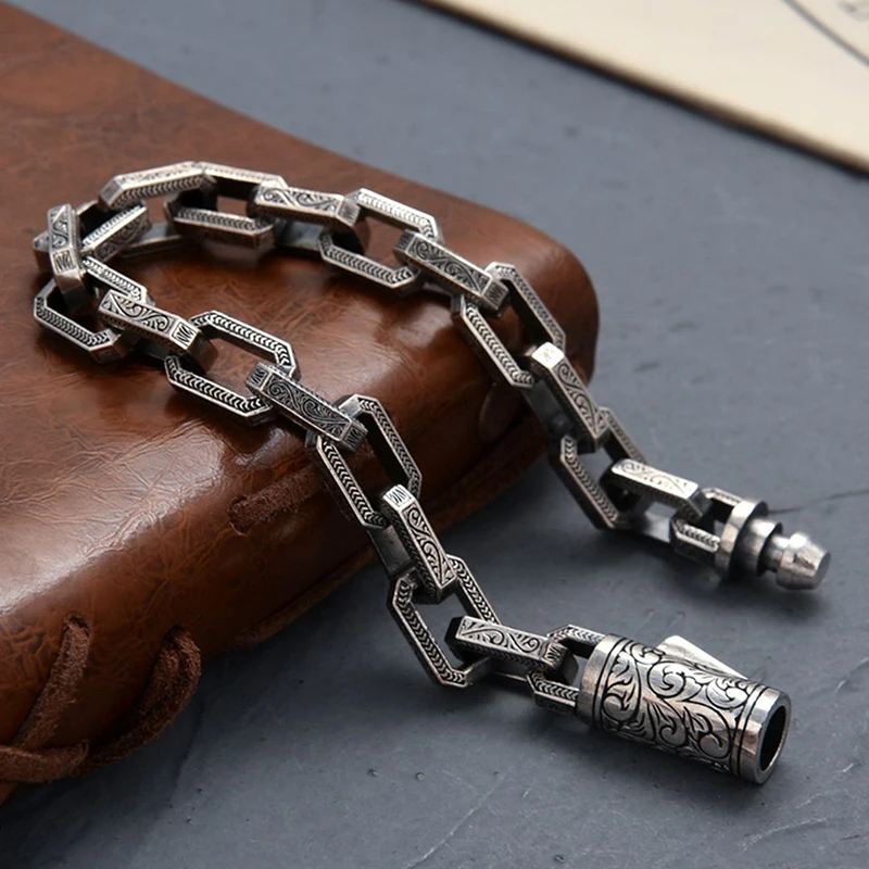 Pulsera De Cadena Para Hombre (18 Cm) Hecha A Mano Con Estampado Craquelado Y Cierre De Herradura Chapado En Plata.