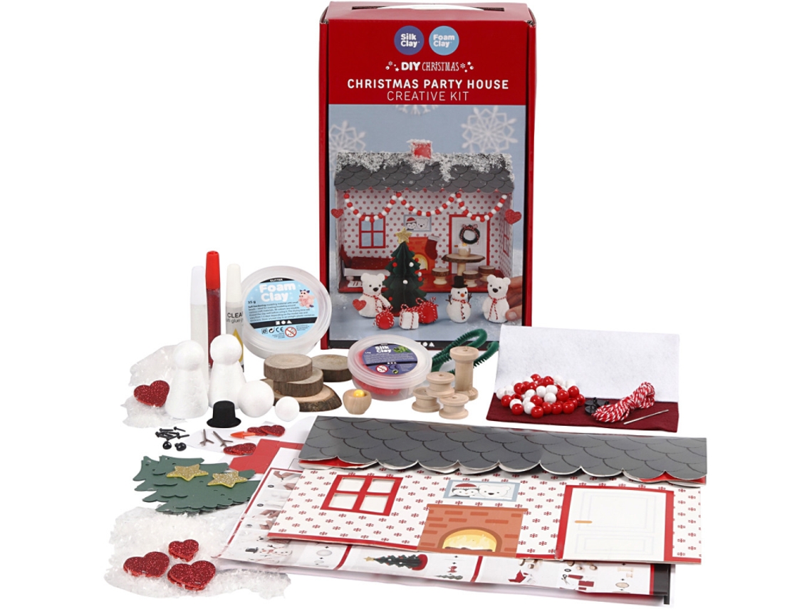 Kit de manualidades DIY para montar una casa navideña de Creativ Company.