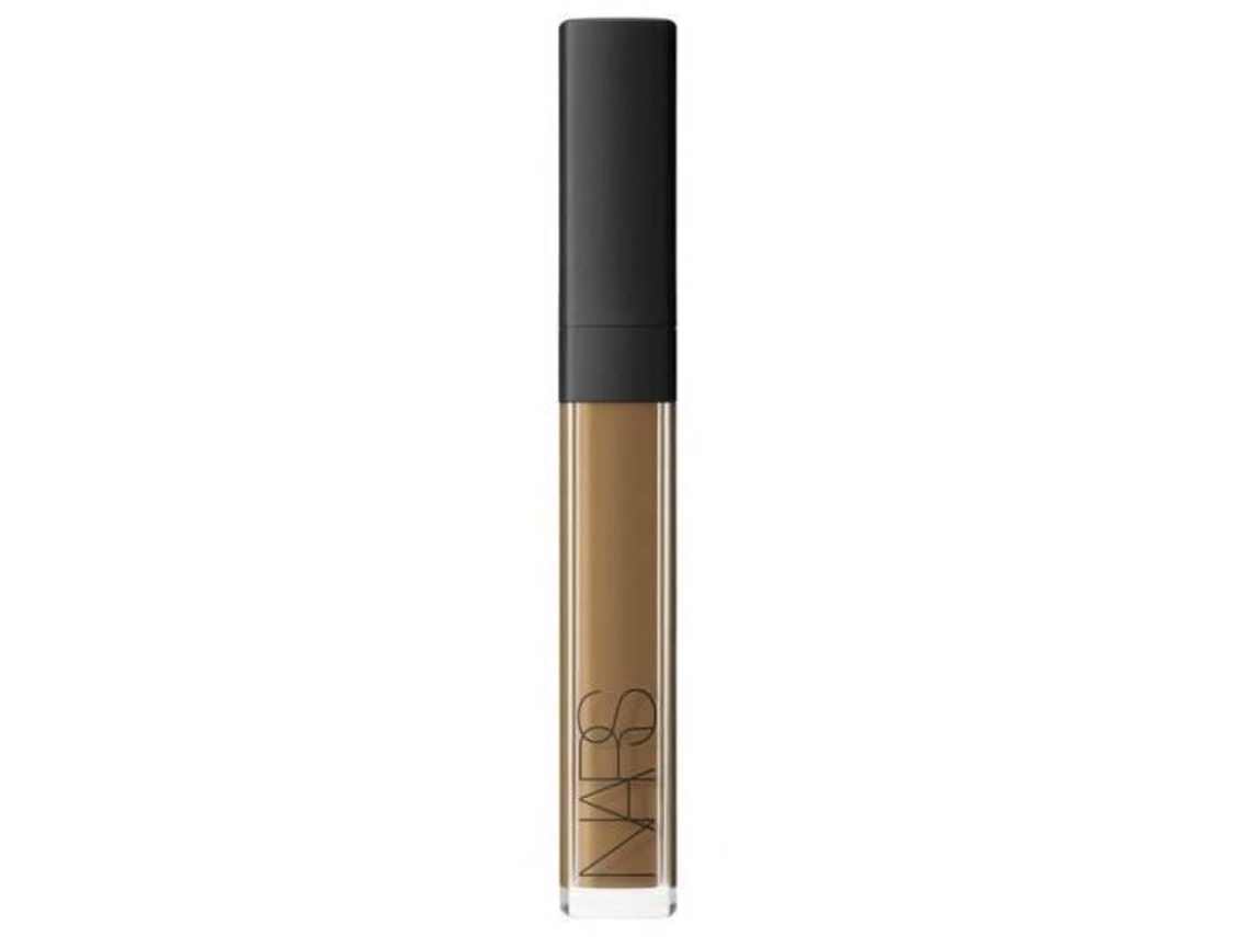 Corrector cremoso y radiante Nars Amande Ladies, 6 ml, natural oscuro