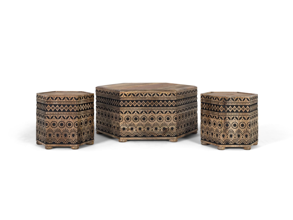 Conjunto de bases de mesa y dos taburetes hexagonales y geométricos. Giner y Colomer