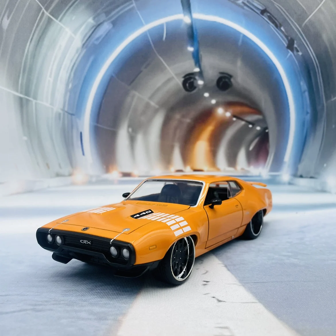 (naranja) Modelo De Coche De Metal Fundido A Presión A Escala 1:24 Y Modelo De Coche De Juguete.