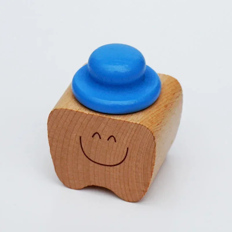 Caja De Madera Para Guardar Los Dientes De Leche, Utilizada Para Conservarlos Como Recuerdo.