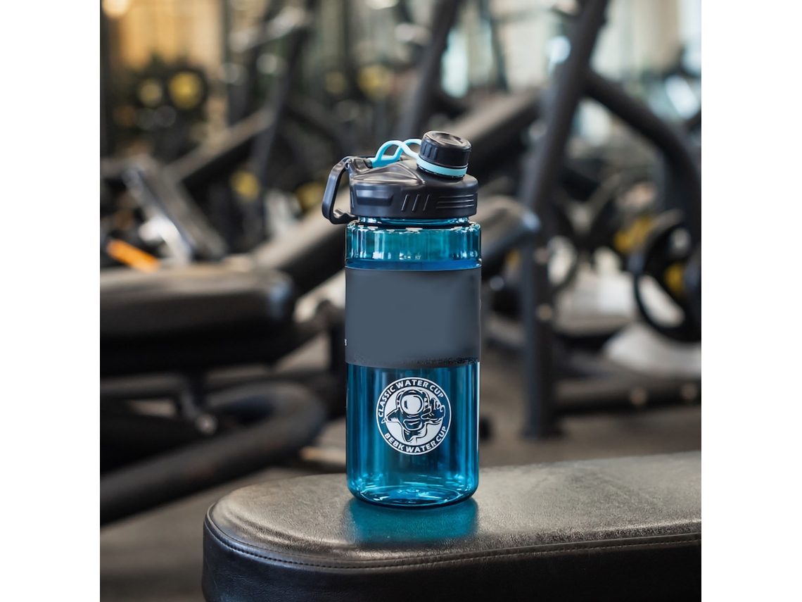 Botella de agua deportiva de plástico de gran capacidad con asa, ideal para hombres y mujeres.