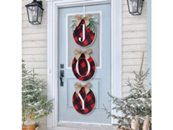 Decoraciones Navideñas, Símbolos Alegres, Coronas De Cuadros Escoceses Y Materiales Rústicos Como Lino Y Madera. Con Un Diseño Ergonómico, E