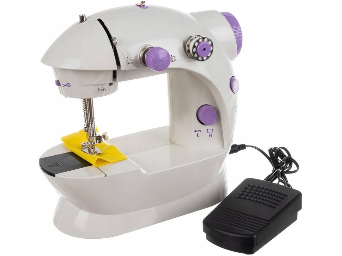 Máquina De Costura Com Mesa