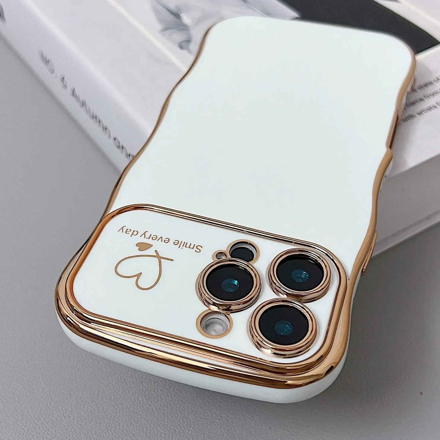 (iphone 15, Blanco) Funda Blanda De Tpu Galvanizada Con Forma De Corazón Ondulado, Apta Para Iphone, Protección A Prueba De Golpes.