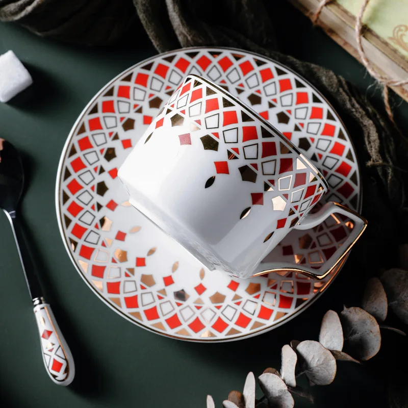Taza de café de porcelana fina, estilo europeo con borde dorado, ideal para la oficina. MDUG (roja, 250 ml)