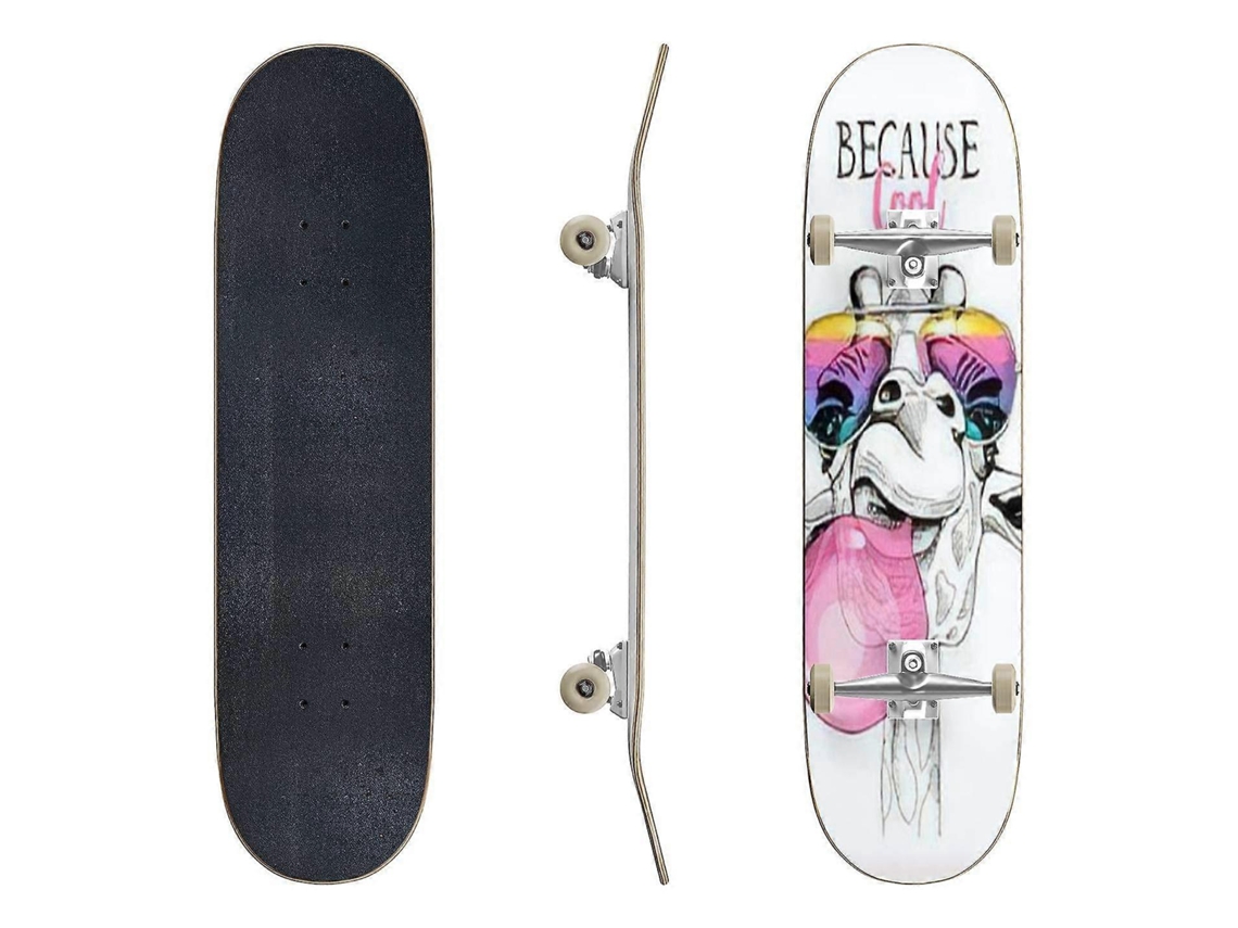 Jirafa de la diversión en patines de cristal arcoíris con una tableta rosa metalizada