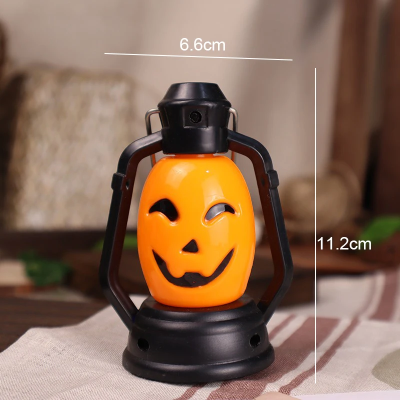 (b) Lámpara de araña LED retro en forma de linterna, alimentada por batería.