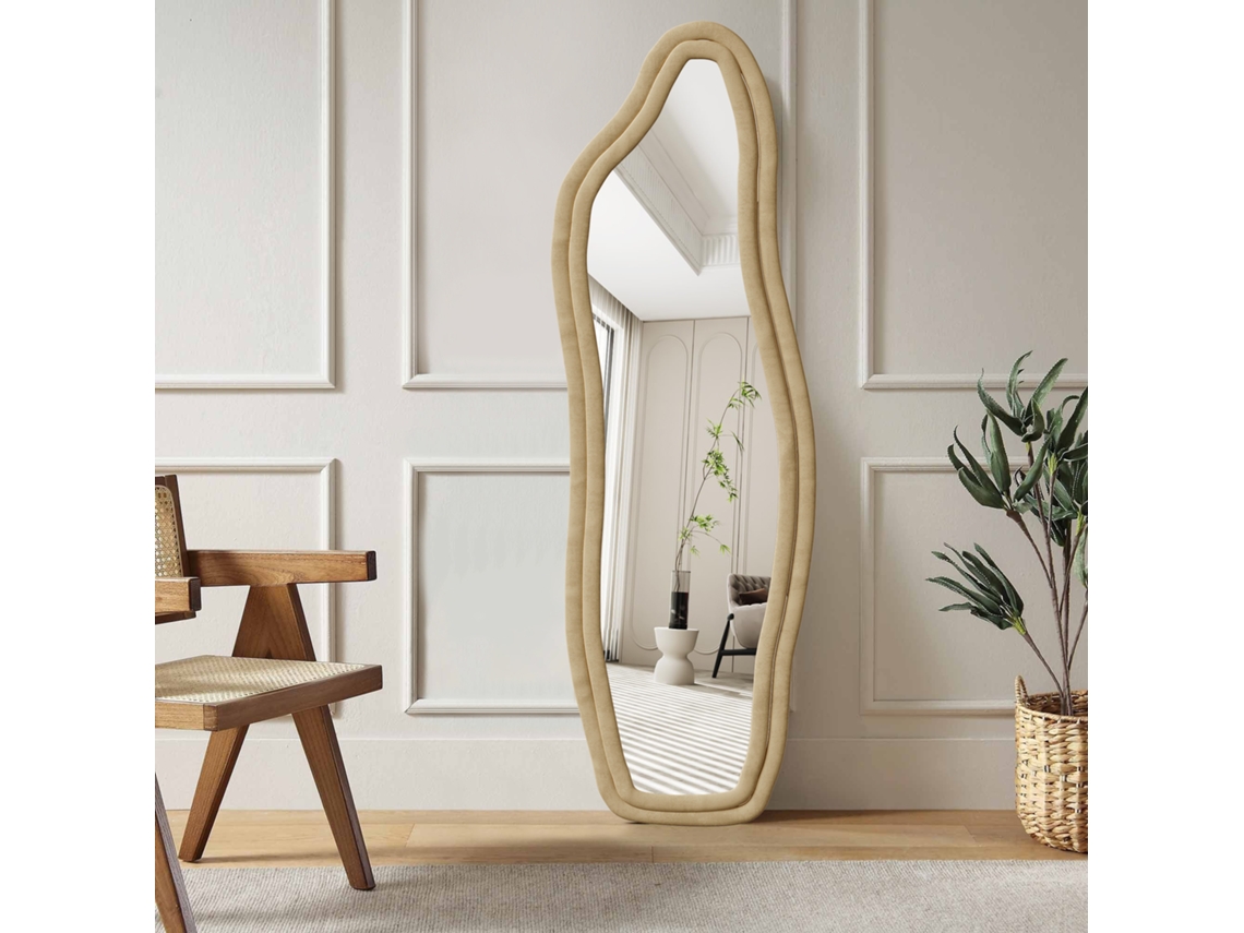 Espejo de pie de 140 x 45 cm, forma irregular y curva, con marco de terciopelo dorado. Perfecto para una visión completa y para comprobar tu look. Ycone