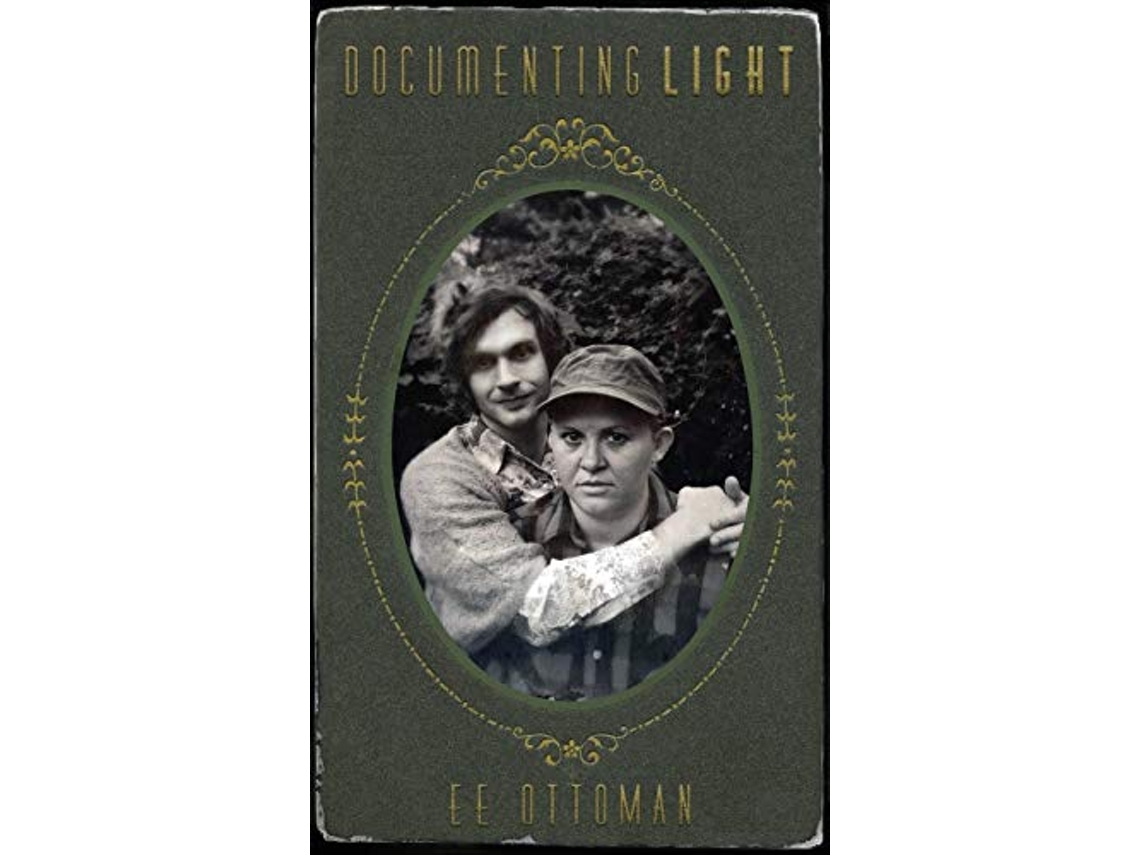 Libro Documenting Light Hellum and Neal LGBTQIA Literature de Ee Ottoman (Inglés)