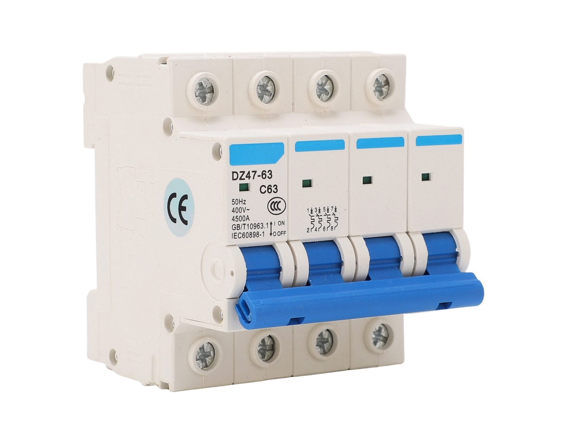 Disyuntor Miniatura De 4 Polos, Capacidad De Interrupción De 4500 A, Montaje En Riel Din, 400 V