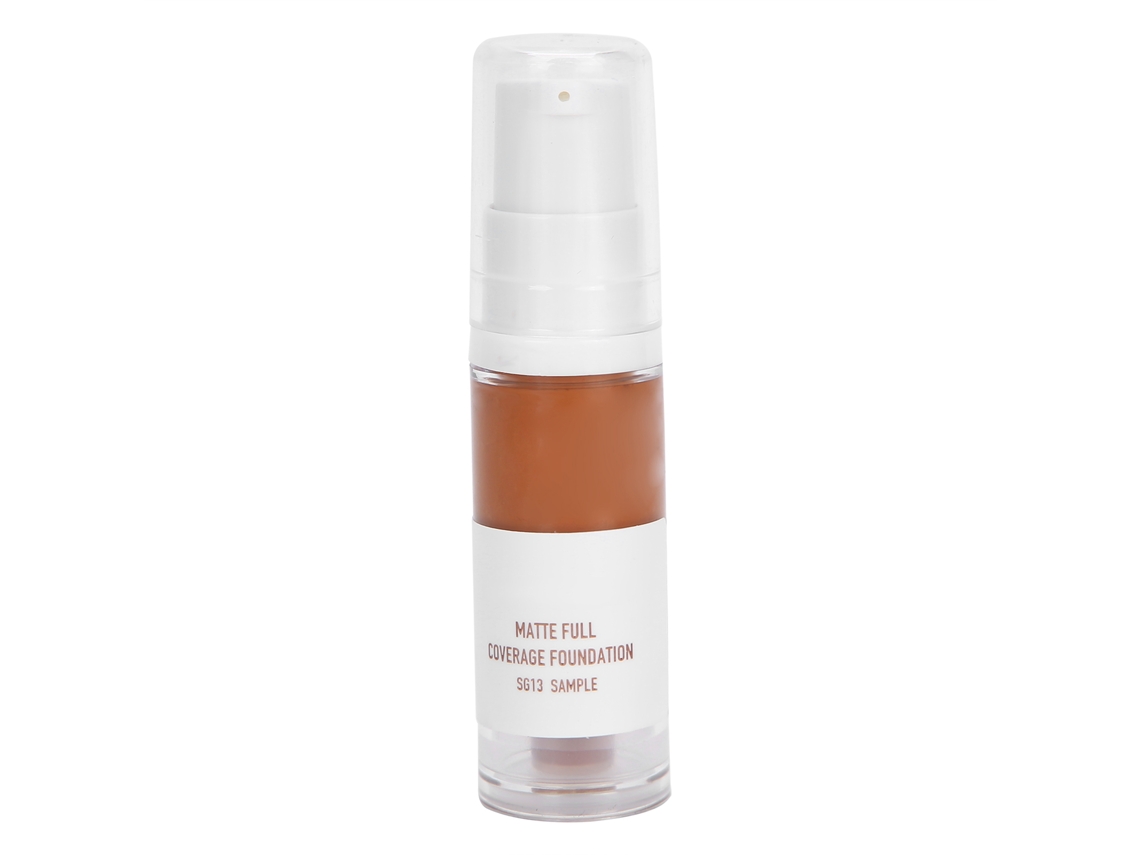 Base De Maquillaje Líquida Con Spf30, Resistente Al Agua, Acabado Mate Y Corrector Para Una Piel Radiante.