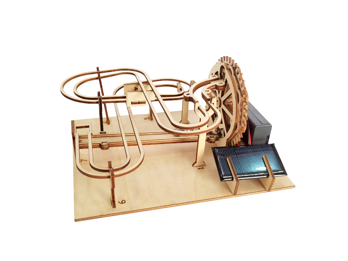 Maqueta De Madera 3d, Con Movimiento Mecánico Diseño De Pista De Bolas Con Panel Solar.