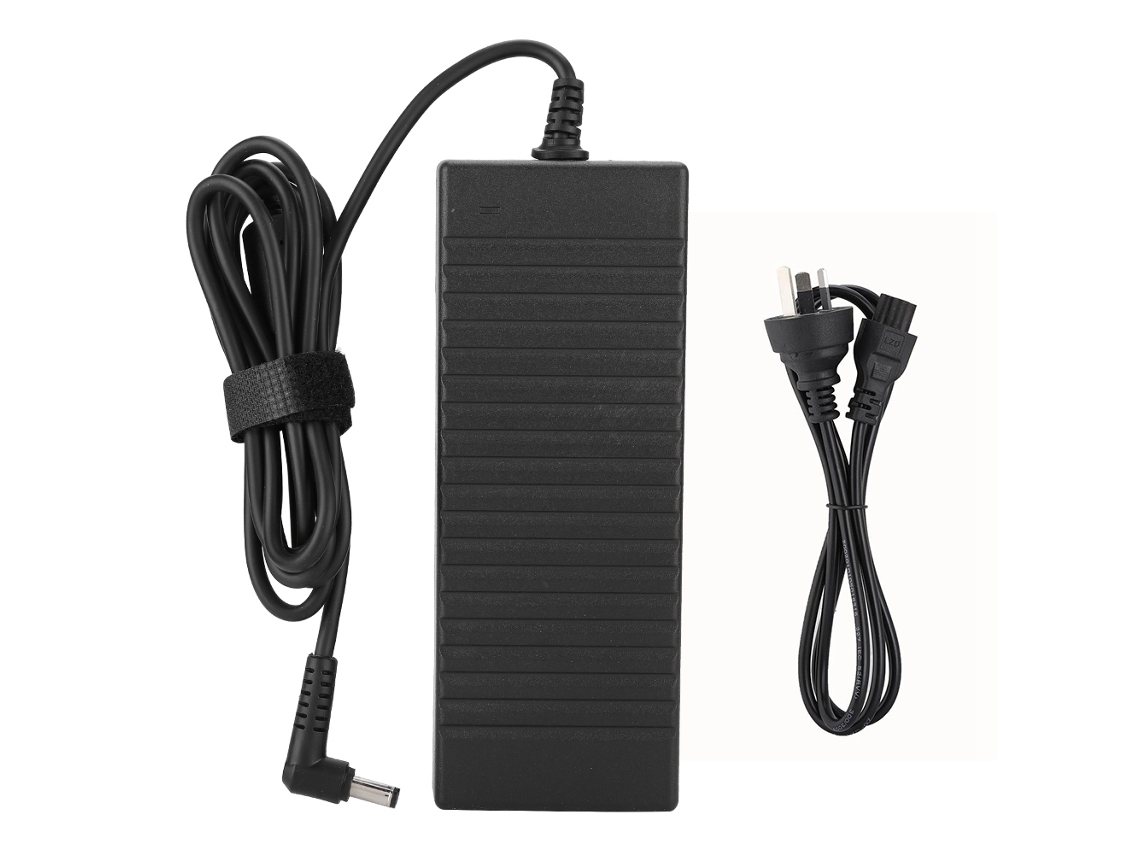 Adaptador De Corriente Universal De 120 W, 12 V Y 10 A Con Interfaz De 5,5*2,5/2,1 Mm Para Led, Mini Pc Y Equipos Industriales.