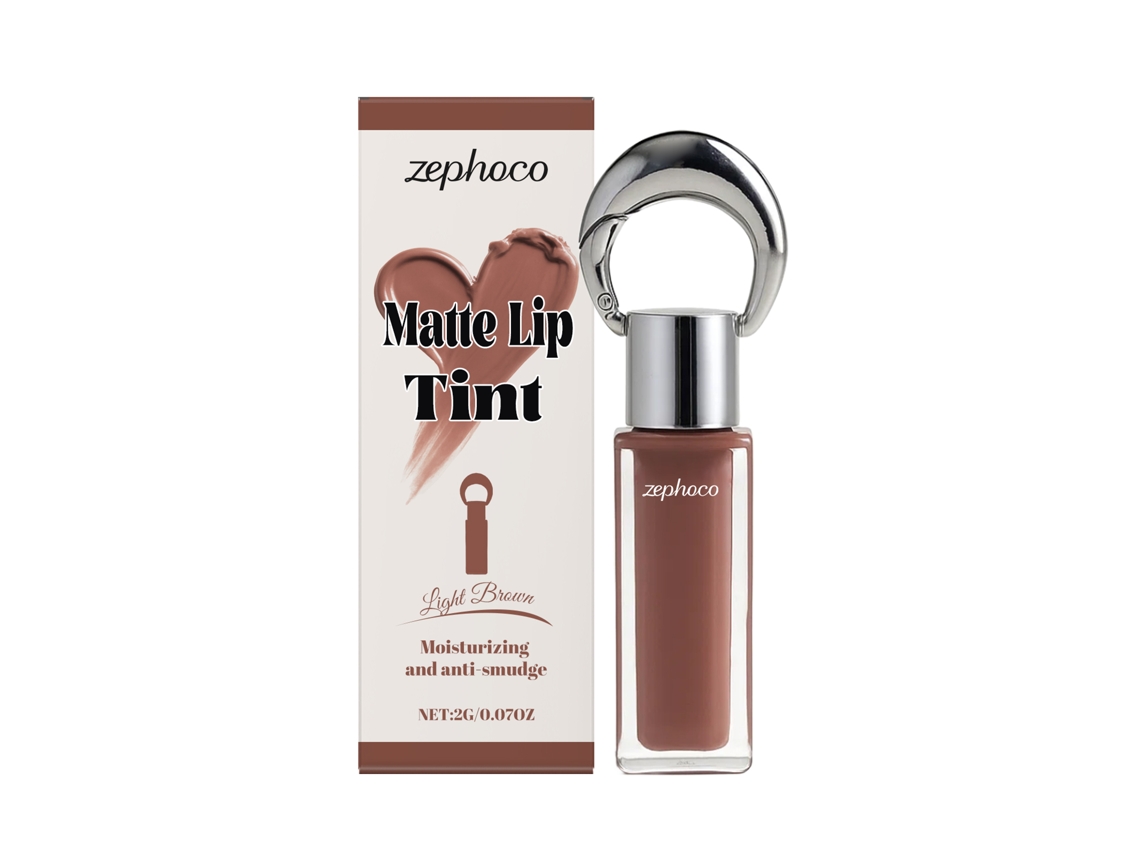Brillo labial mate sedoso color café claro