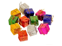 48 magníficos adornos de mini cajas para decorar el árbol de Navidad