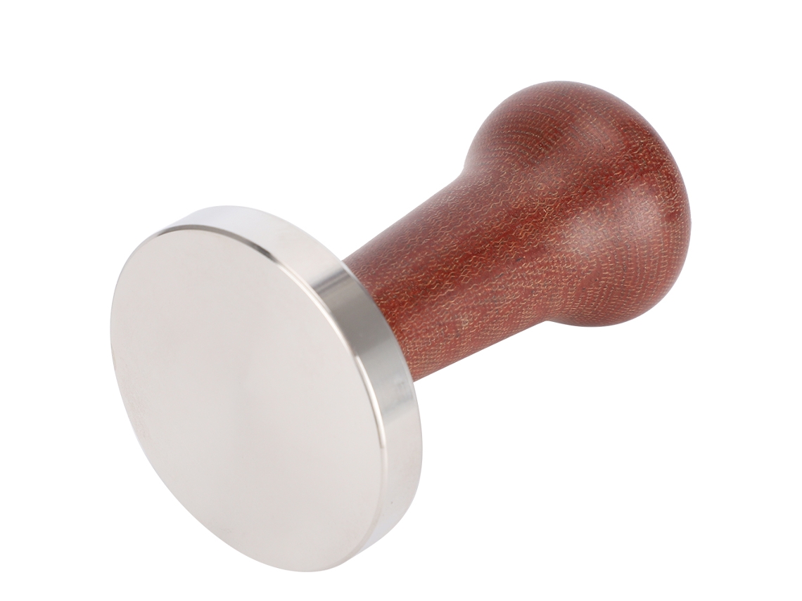 Cafetera de acero inoxidable de 58 mm con mango de madera en color madera para el hogar.