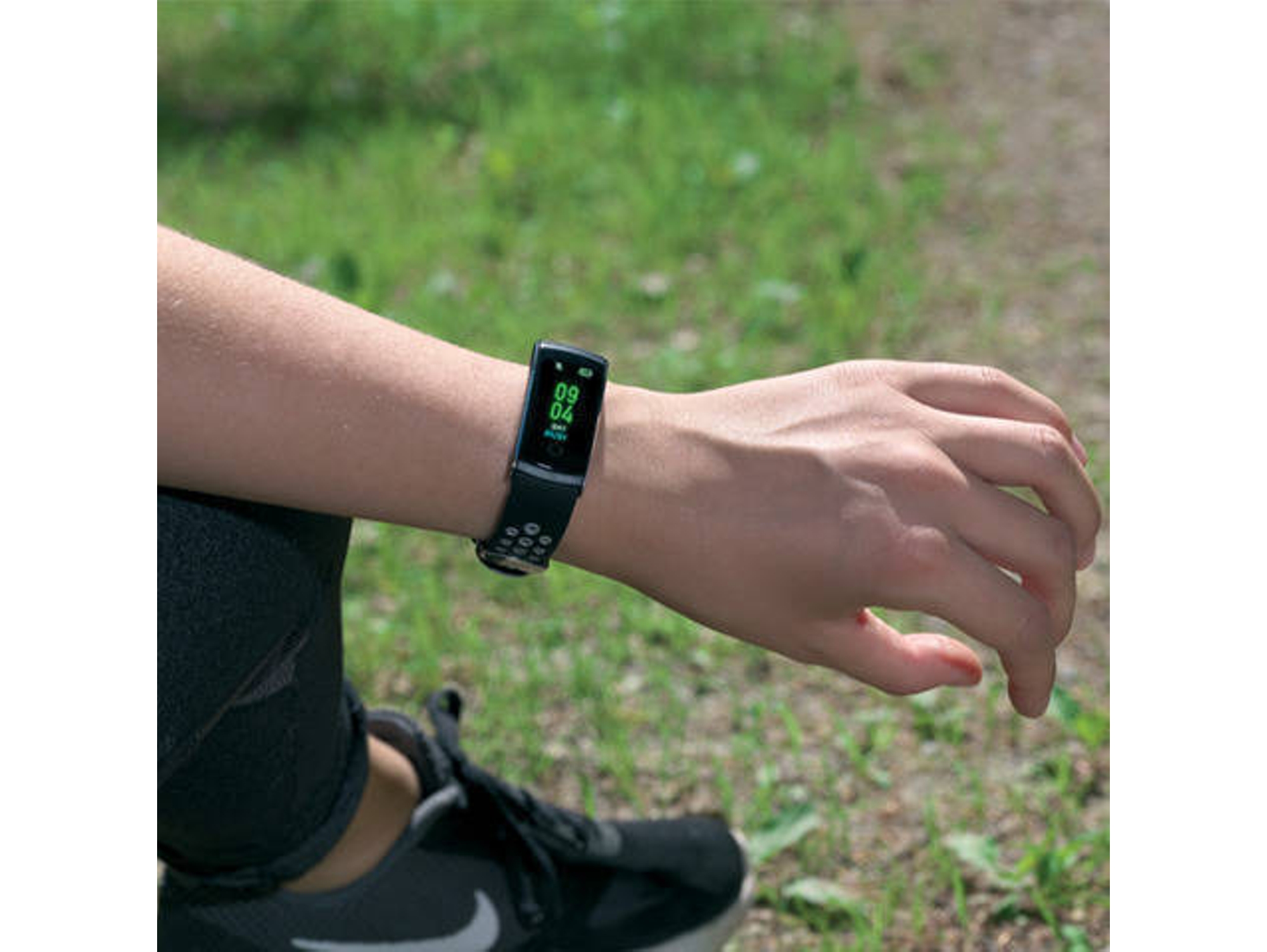 Pulsera de actividad DENVER BFH-14 (Bluetooth - Hasta 10 días de autonomía - Resistente al - Negro) |