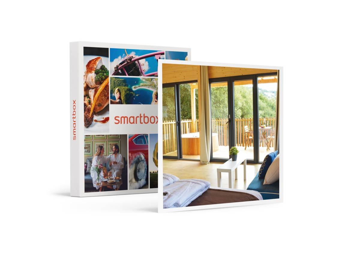 Caja Regalo SMARTBOX 2 noches en cabaña de madera con botella de champán para 2 en Cabañas Compostela